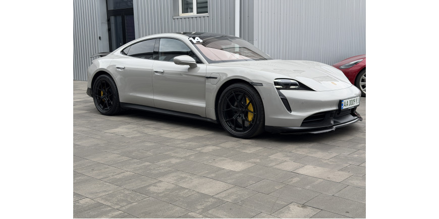 Кованые двухкомпонентные диски 21" с карбоном на Porsche Taycan + датчики давления 5Q0998270D